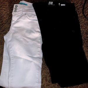 Black and white skinny jeans size 0 & 1